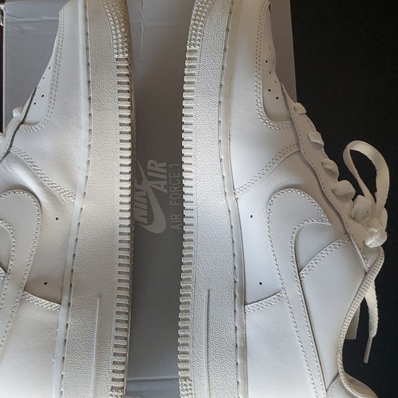 AIR FORCE 1 - Picture 4 of 5